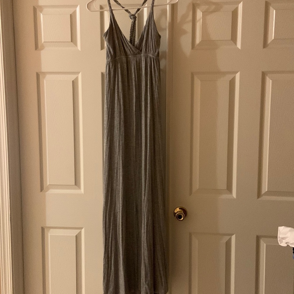 Issi jersey knit maxi dress. No size on tag, estimated as a medium. EUC
